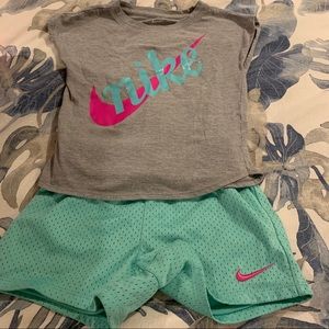 Girls athletic outfits size 5/6